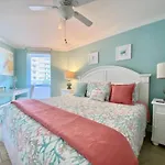 Pelican Walk 504